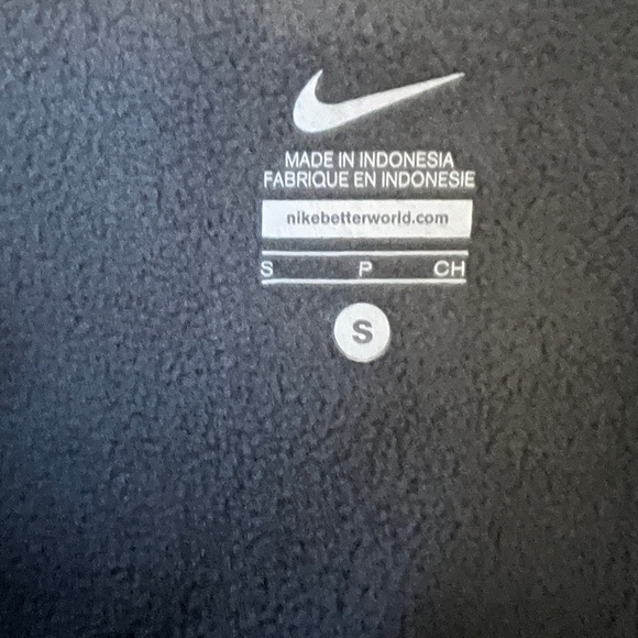 New Nike Women’s Fleece Zip Hoodie. Size small - Picture 4 of 4